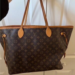 Louis Vuitton Brown Tote Bag with Iconic Monogram Design and Spacious Interior
